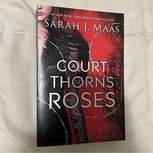 Sarah J. Maas a Court of Thorns and Roses